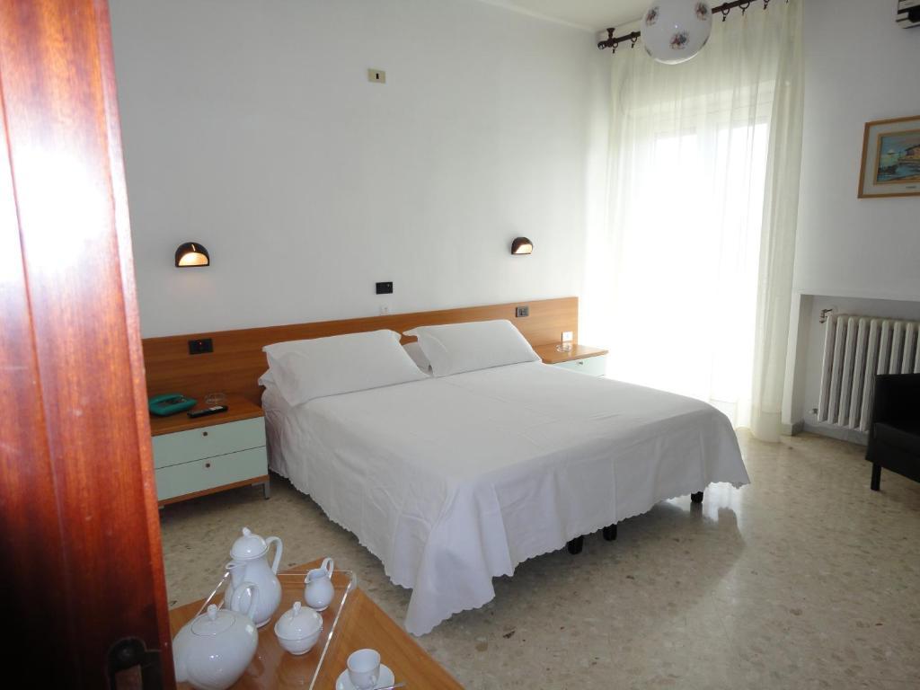 Hotel Riviera Μπάρι Δωμάτιο φωτογραφία
