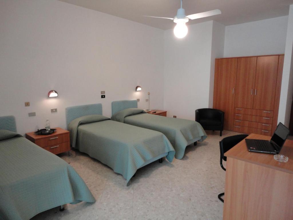 Hotel Riviera Μπάρι Δωμάτιο φωτογραφία