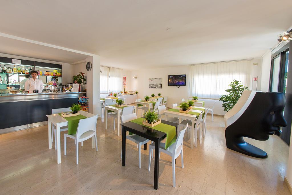 Hotel Riviera Μπάρι Εξωτερικό φωτογραφία